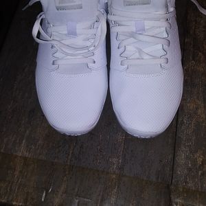 women's Nike tennis shoes